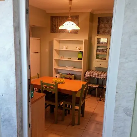 Retro House * Néa Péramos