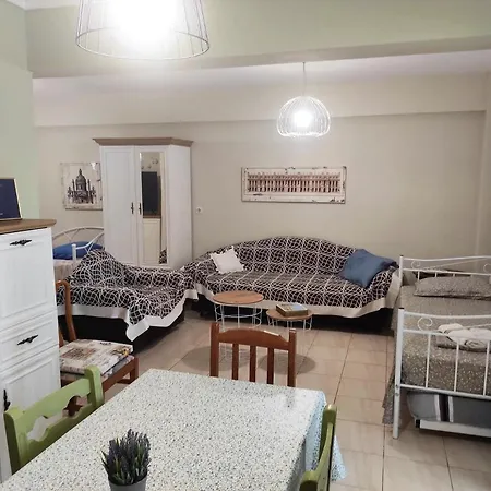 Retro House Nea Peramos (Macedonia)